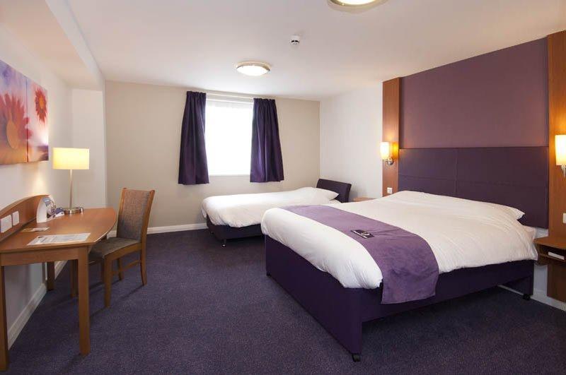 Premier Inn Portsmouth North Harbour Esterno foto